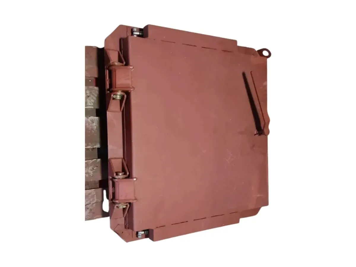 SU IV shelter hatch